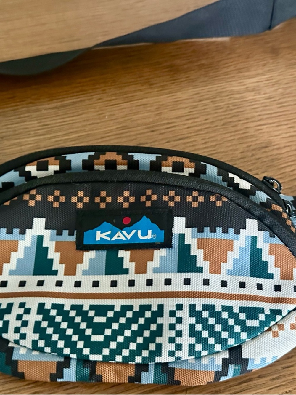 KAVU Geometric Teal & Brown Sling Bag/ Fanny Pack - Picture 2 of 4